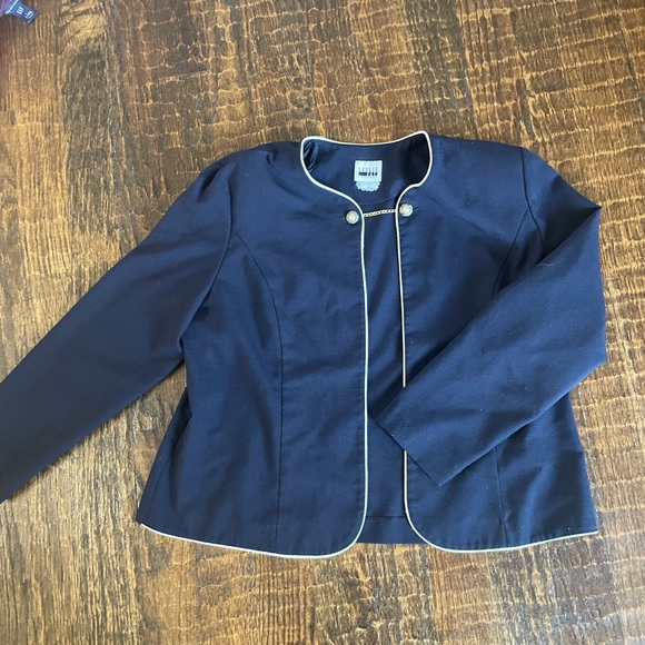 Vintage Jacket - Picture 4 of 12